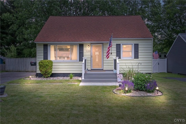 120 Gordon Rd, Clay, NY 13212 - bungalow-style home featuring a gate