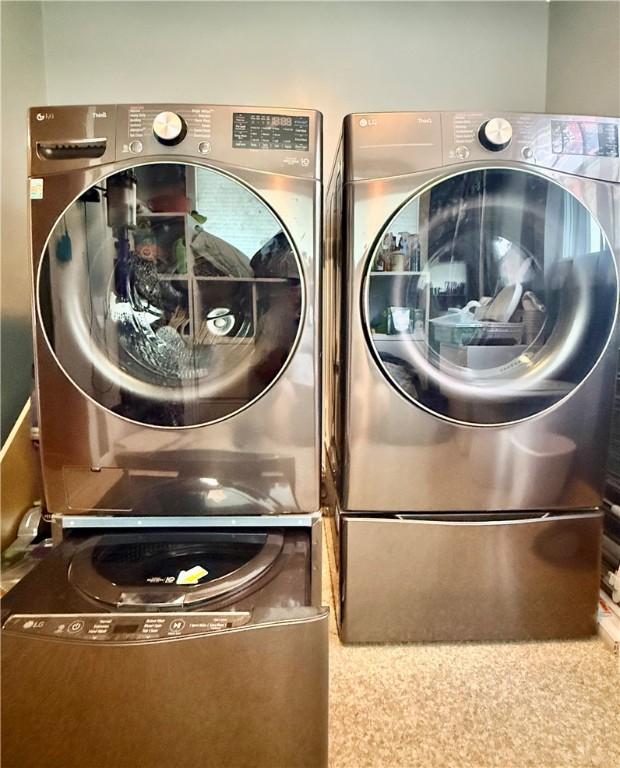 3 Suncrest Ter, Oneonta-City, NY 13820 - laundry area featuring independent washer and dryer