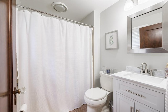 25 Kiniry Dr, Irondequoit, NY 14609 - full bath featuring vanity and a shower with shower curtain