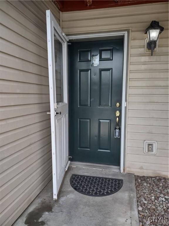 407 Fultz Dr, Oneida-Inside, NY 13421 - property entrance