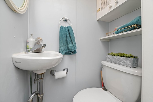 30 Northfield Rd, Irondequoit, NY 14617 - half bath with toilet
