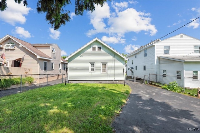 344 S Collingwood Ave, Syracuse, NY 13206 - back of property