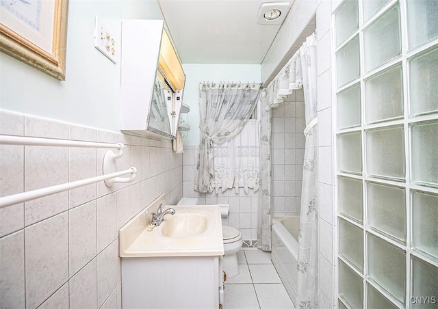 3959 Number Nine Rd, Cazenovia, NY 13035 - full bath featuring tile walls, vanity, tile patterned floors, and shower / bath combo