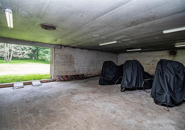 3959 Number Nine Rd, Cazenovia, NY 13035 - garage featuring concrete block wall