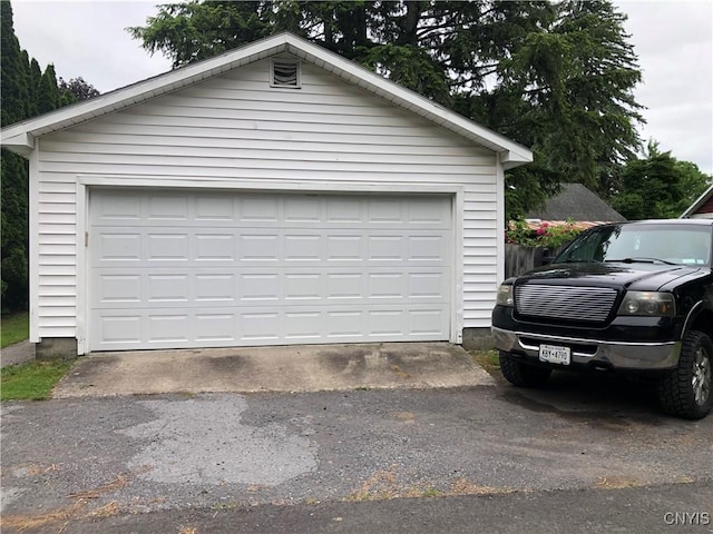 1407 N James St, Rome-Inside, NY 13440 - view of detached garage