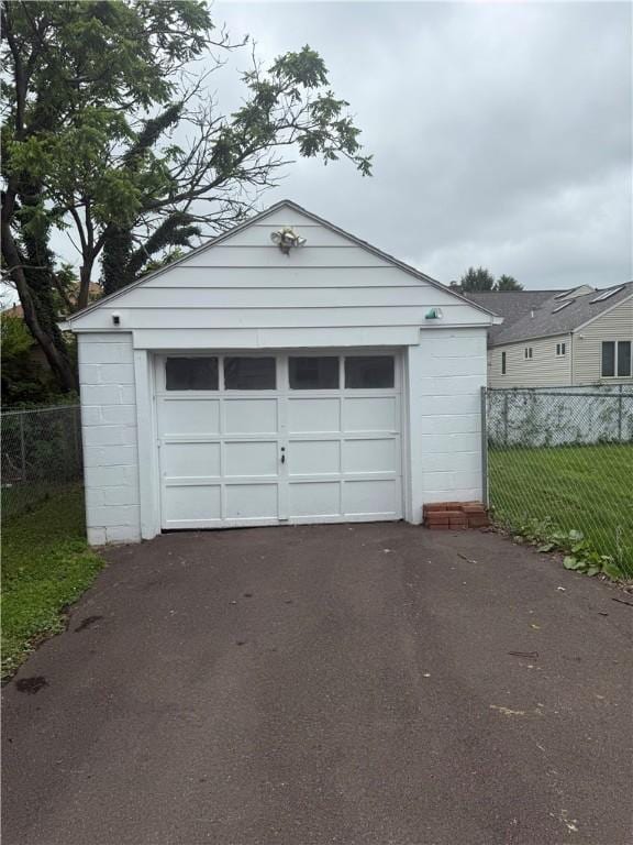 340 Webber Pl, Elmira-City, NY 14901 - detached garage featuring asphalt driveway