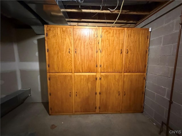 5326 Bunker Hill Way, Onondaga, NY 13207 - unfinished below grade area featuring concrete block wall