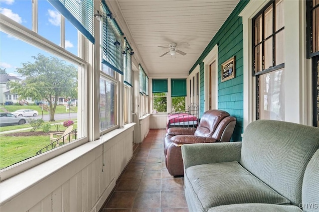 606 Tompkins St, Syracuse, NY 13204 - sunroom featuring ceiling fan