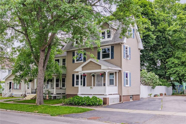 70 Field St, Rochester, NY 14620 - american foursquare style home with a porch