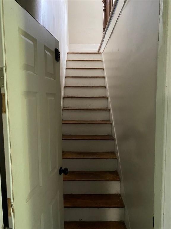 25 N Academy St, Middlebury, NY 14591 - view of stairway