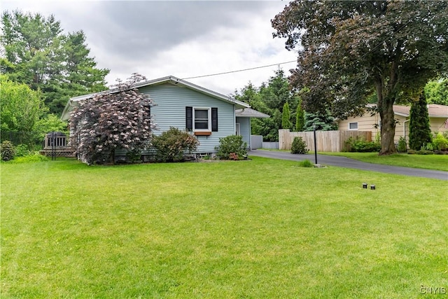 368 Northfield Way, Camillus, NY 13031 - view of front of house featuring driveway