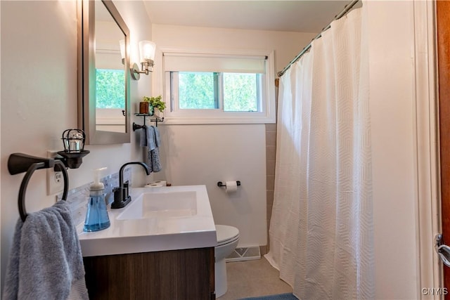 368 Northfield Way, Camillus, NY 13031 - bathroom featuring vanity, curtained shower, and tile patterned floors