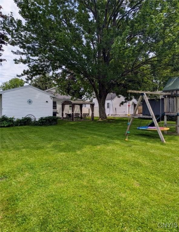 538 Seneca St, Oneida-Inside, NY 13421 - view of grassy yard with a gazebo
