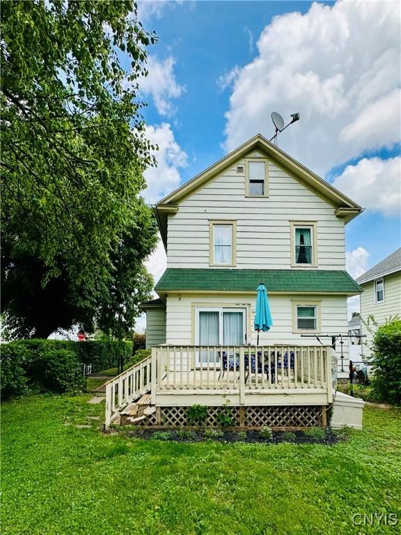 300 Hillsdale Ave, Syracuse, NY 13206 - back of property with a deck and a yard