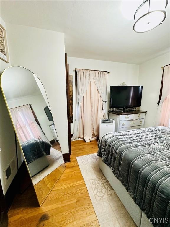300 Hillsdale Ave, Syracuse, NY 13206 - bedroom with wood finished floors