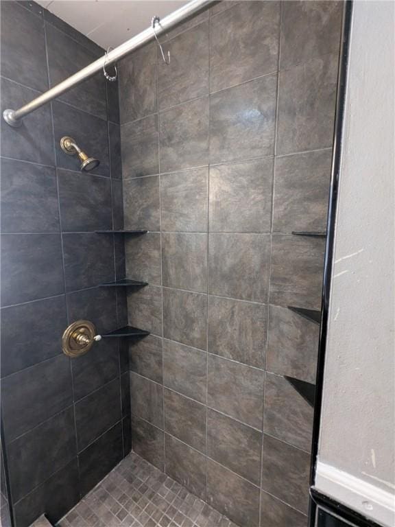 918 S Goodman St, Rochester, NY 14620 - bathroom with a tile shower