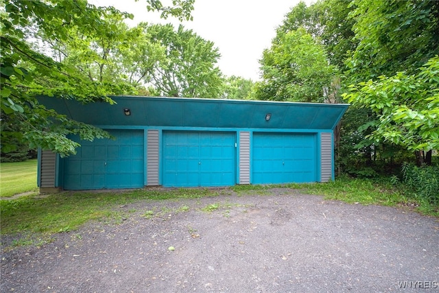 711 Sandy Ave, Evans, NY 14006 - view of garage