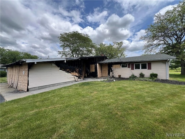 69 Steele Cir, Niagara, NY 14304 - view of front facade featuring a front lawn