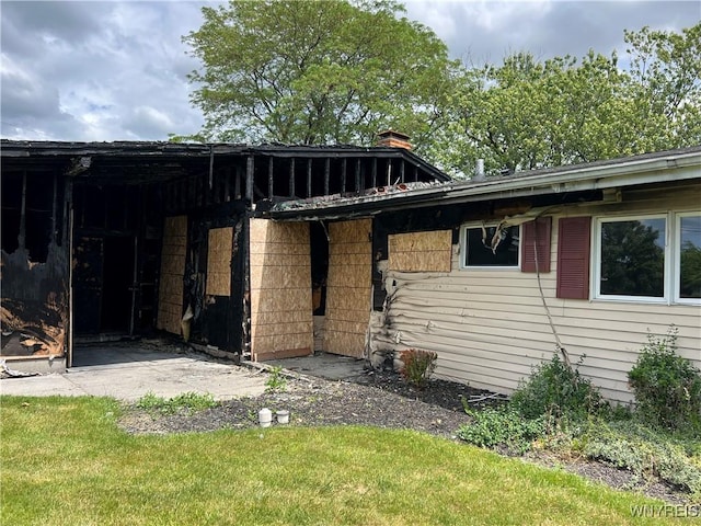 69 Steele Cir, Niagara, NY 14304 - entrance to property featuring a chimney