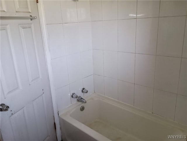 69 Steele Cir, Niagara, NY 14304 - bathroom featuring shower / tub combination