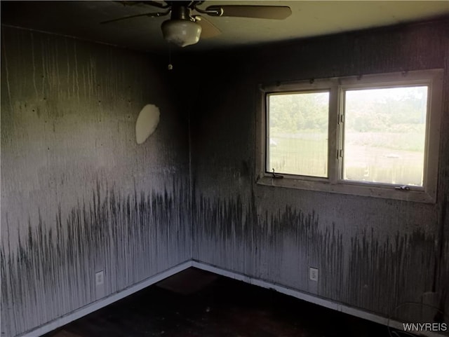 69 Steele Cir, Niagara, NY 14304 - empty room featuring ceiling fan