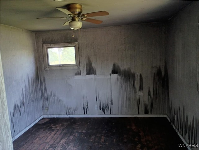 71 Steele Cir, Niagara, NY 14304 - spare room featuring wood finished floors and a ceiling fan