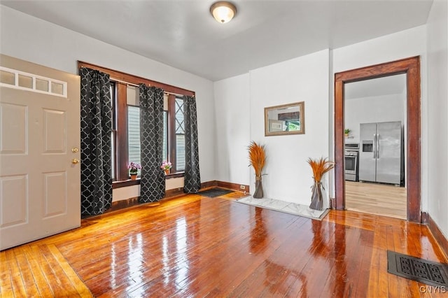 905-07 Tallman St, Syracuse, NY 13204 - entryway featuring wood-type flooring