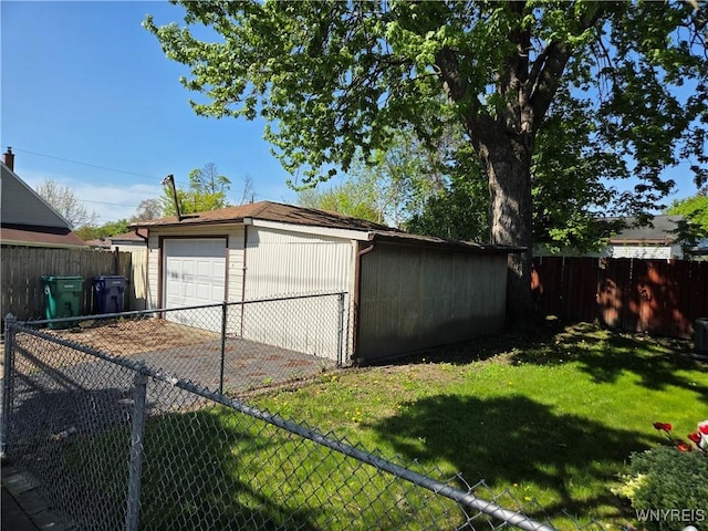 2595 Jerauld Ave, Niagara Falls, NY 14305 - view of detached garage