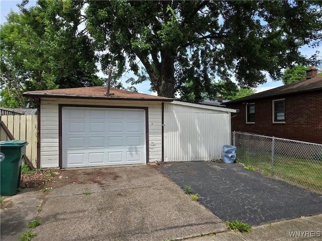 2595 Jerauld Ave, Niagara Falls, NY 14305 - detached garage featuring driveway
