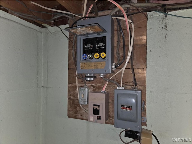 2595 Jerauld Ave, Niagara Falls, NY 14305 - utilities featuring electric panel