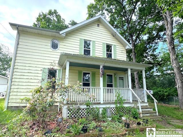 3 Jaekle Ave, Hanover, NY 14136 - view of front facade with covered porch