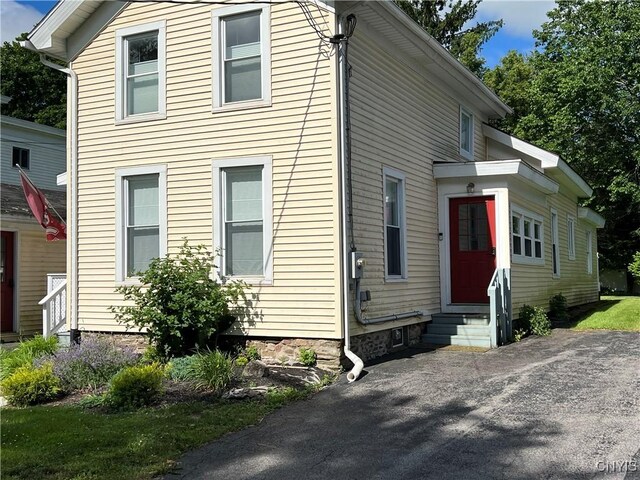 10 Montgomery St, Hamilton, NY 13346 - view of front of property with entry steps
