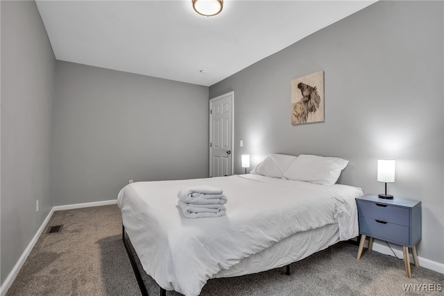 184 14th St, Buffalo, NY 14213 - carpeted bedroom featuring baseboards
