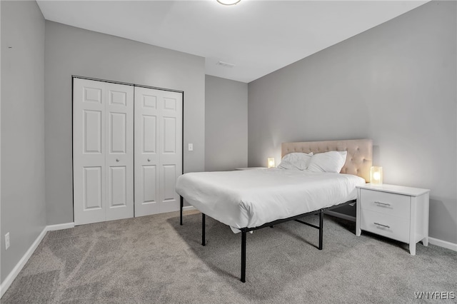 184 14th St, Buffalo, NY 14213 - bedroom featuring light carpet and a closet
