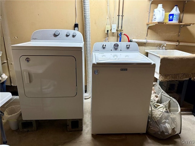 550 Sayles St, Oneida-Inside, NY 13421 - laundry area featuring independent washer and dryer