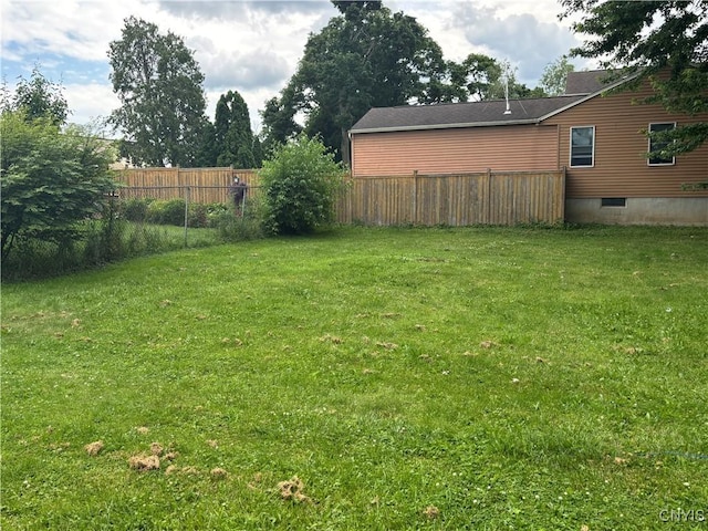 301 Loma Ave, Syracuse, NY 13208 - view of yard
