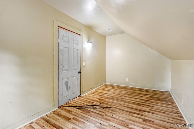 86 Deshler St, Buffalo, NY 14212 - bonus room featuring light wood-type flooring and vaulted ceiling