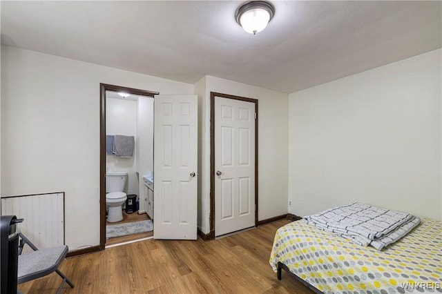 1004 19th St, Niagara Falls, NY 14301 - living area featuring wood finished floors
