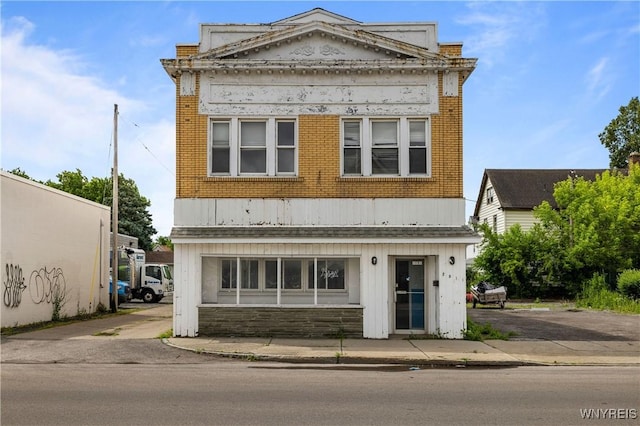 2511 Pine Ave, Niagara Falls, NY 14301 - multi unit property with brick siding
