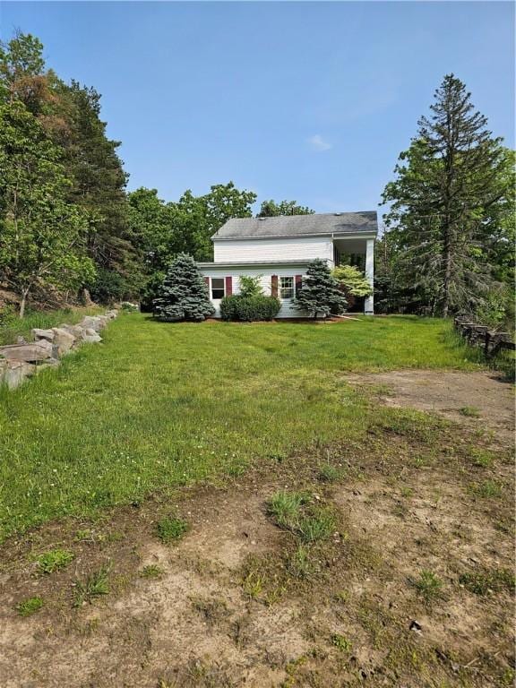 818 Larchmont Cir, Elmira, NY 14905 - view of grassy yard