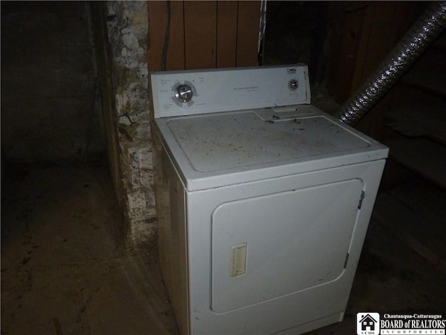 174 Bowen St, Jamestown, NY 14701 - laundry room featuring washer / dryer