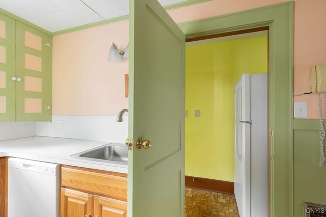 217 Mackay Ave, Camillus, NY 13219 - kitchen featuring white appliances and light countertops