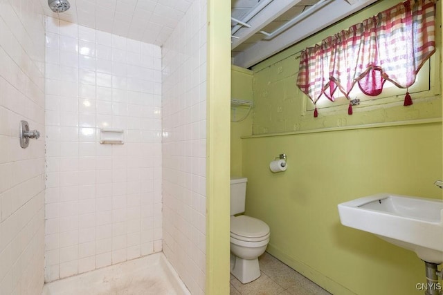 217 Mackay Ave, Camillus, NY 13219 - bathroom with toilet and tiled shower