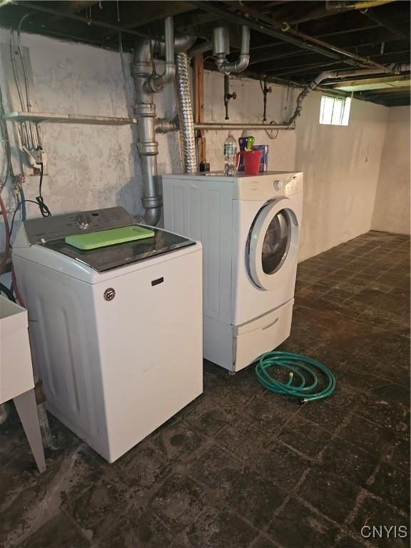203 Windemere Rd, Geddes, NY 13219 - washroom featuring washer and clothes dryer