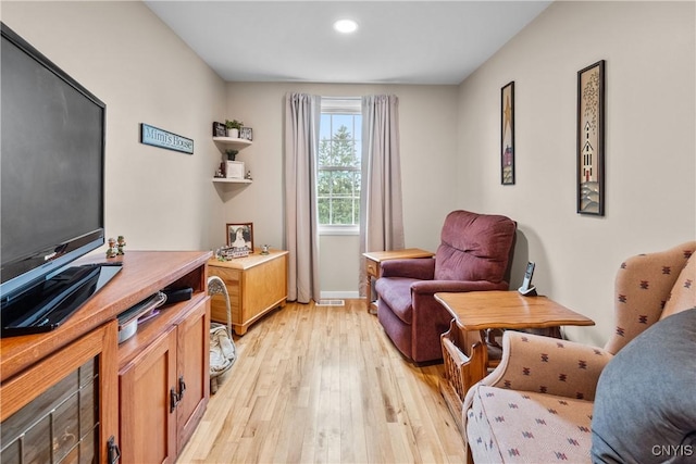 150 E Hawthorne Way, Sullivan, NY 13037 - sitting room with light wood-style floors and recessed lighting