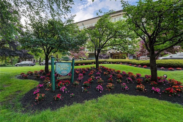 1400 E Ave Unit Un609, Rochester, NY 14610 - community / neighborhood sign featuring a yard