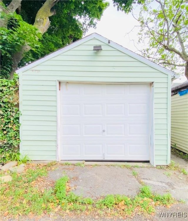 23 Bennett Village Ter, Buffalo, NY 14214 - view of detached garage