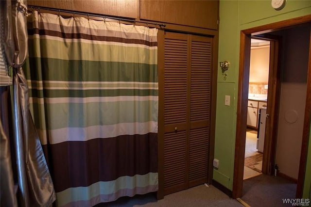 150 Weiss St, Buffalo, NY 14206 - full bath featuring a shower with shower curtain