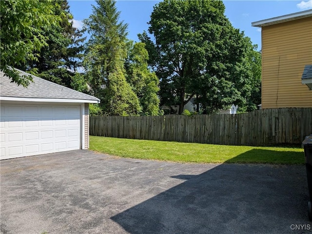 305 S Midler Ave, Syracuse, NY 13206 - view of yard featuring an outbuilding