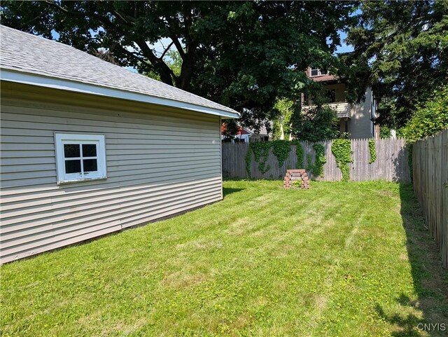 305 S Midler Ave, Syracuse, NY 13206 - view of yard